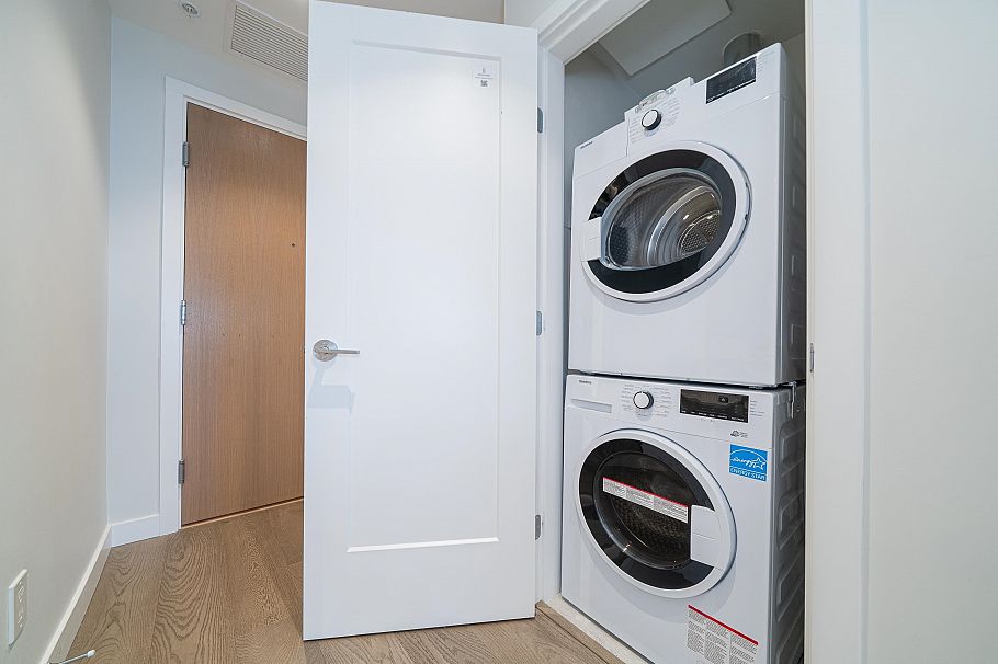 1711 5608 Berton Avenue Vancouver, BC - 18