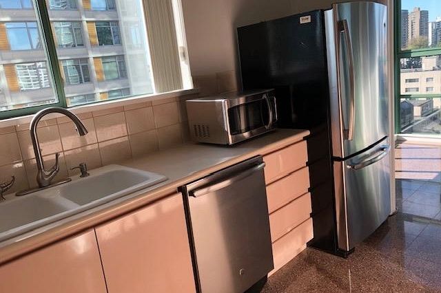 1206 909 Burrard Street Vancouver, BC - 16