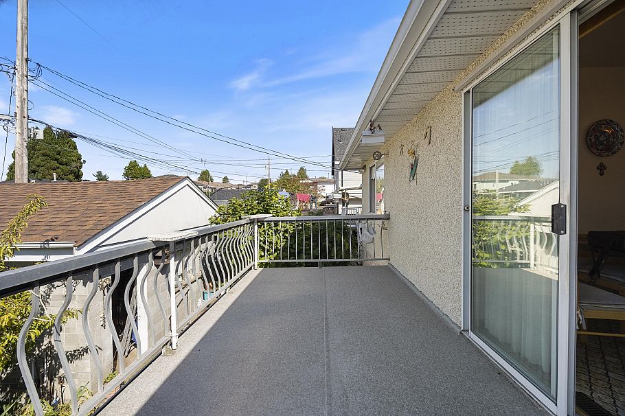 5131 Ann Street Vancouver, BC - 11