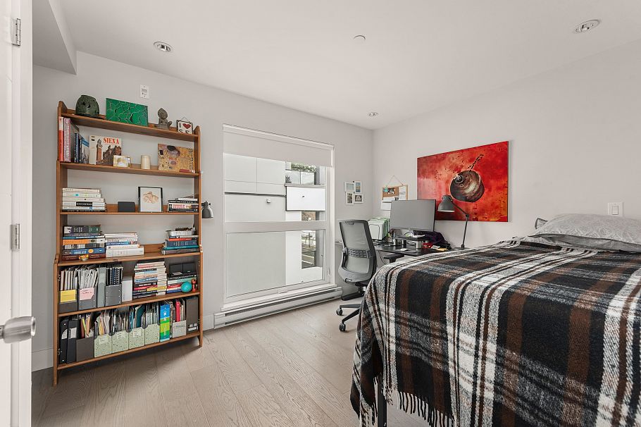 147 St. Patricks Avenue North Vancouver, BC - 15