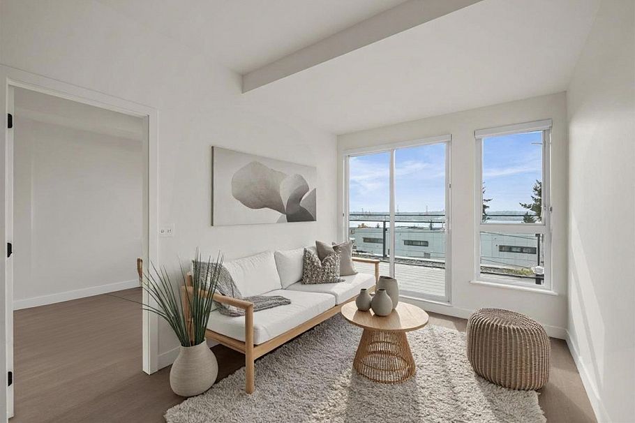 553 422 E 3rd Street North Vancouver, BC - 4