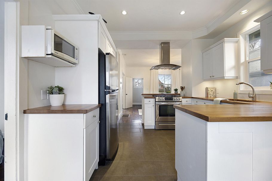 1923 E 1st Avenue Vancouver, BC - 11