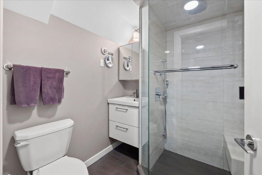 3440 W 26th Avenue Vancouver, BC - 21