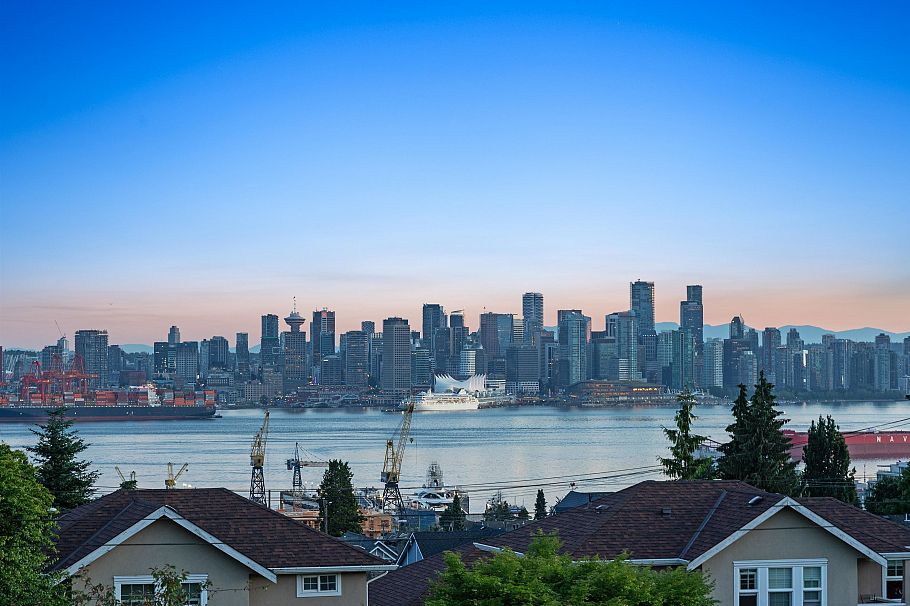 336 E Keith Road North Vancouver, BC - 34