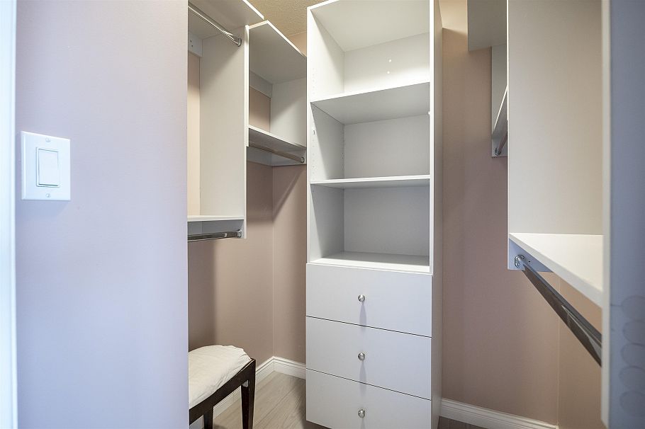 2907 198 Aquarius Mews Vancouver, BC - 24