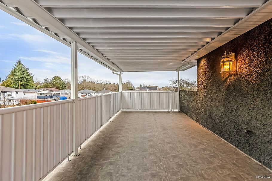 6167 Commercial Street Vancouver, BC - 17