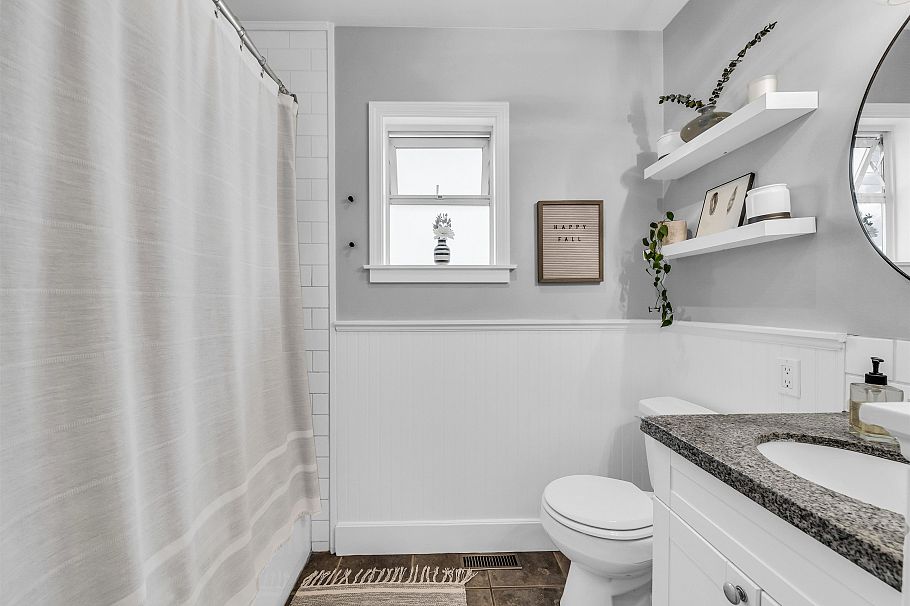 2690 Kitchener Street Vancouver, BC - 12