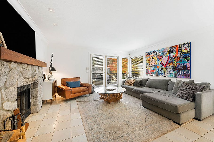 3968 Frames Place North Vancouver, BC - 2