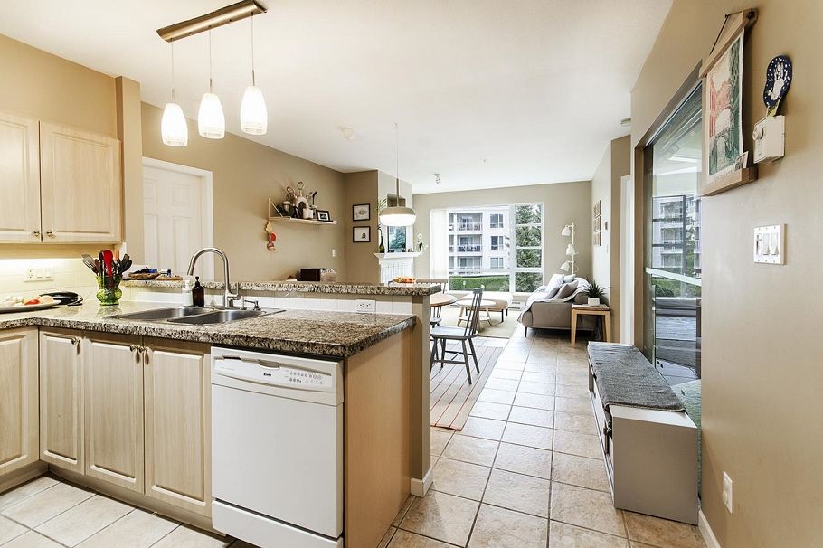 416 3629 Deercrest Drive North Vancouver, BC - 25