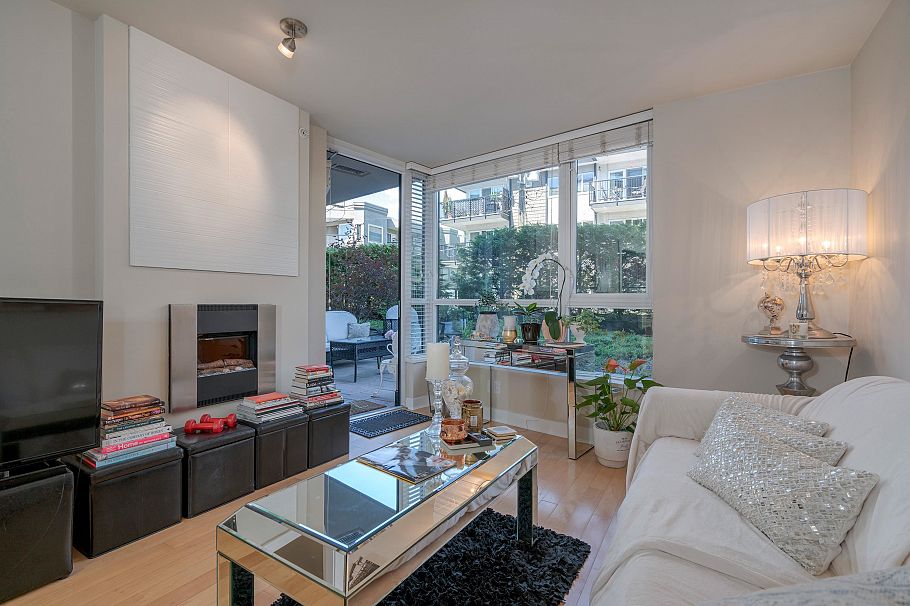 302 160 W 3rd Street North Vancouver, BC - 2