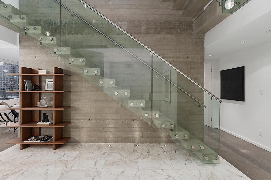 801 221 Union Street Vancouver, BC - 9