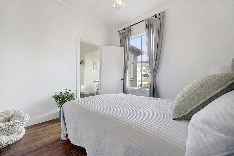 1923 E 1st Avenue Vancouver, BC - 19