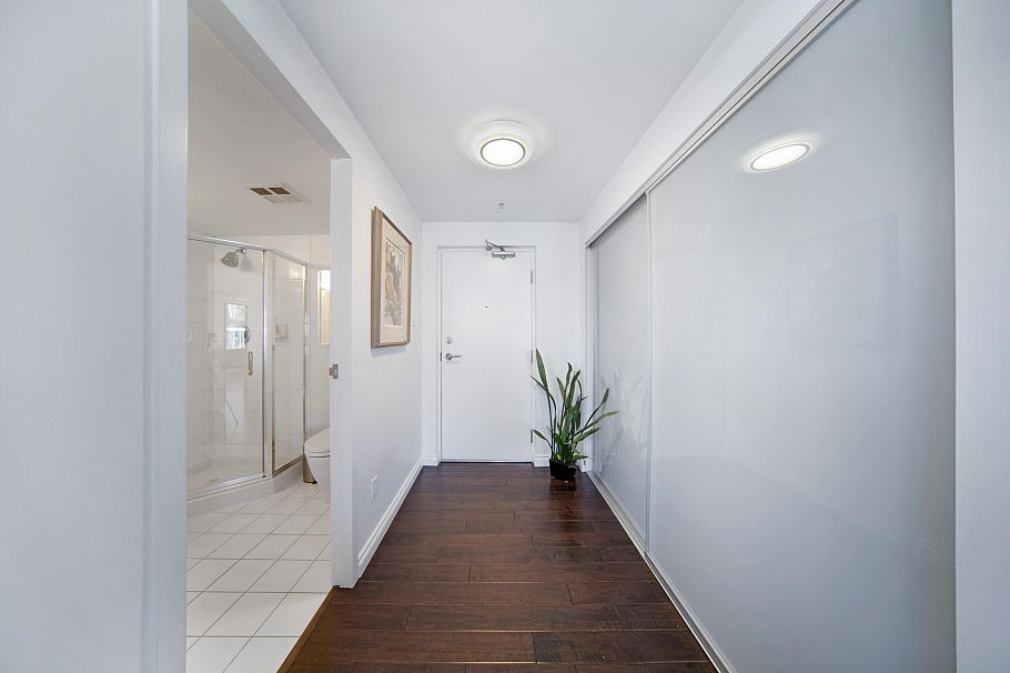 1105 1155 Homer Street Vancouver, BC - 2