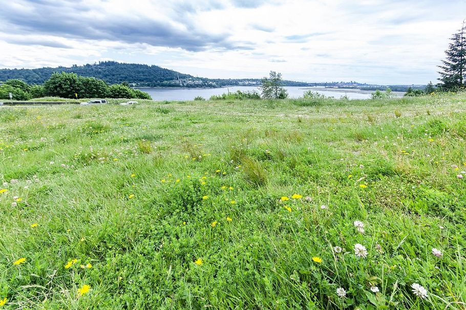 416 3629 Deercrest Drive North Vancouver, BC - 36