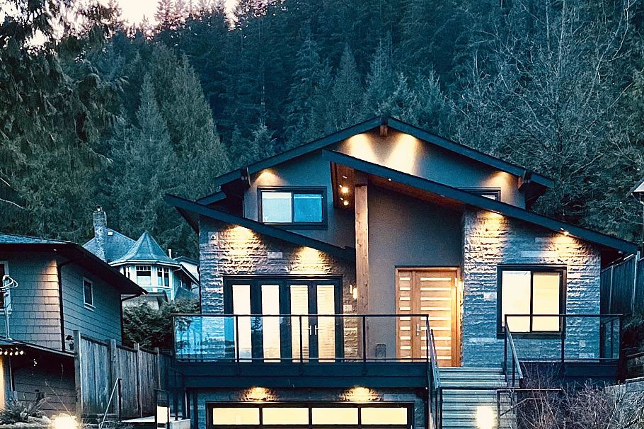 4365 Mountain Highway North Vancouver, BC - 35