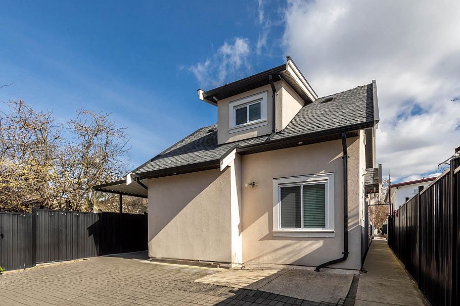 6182 Commercial Street Vancouver, BC - 31