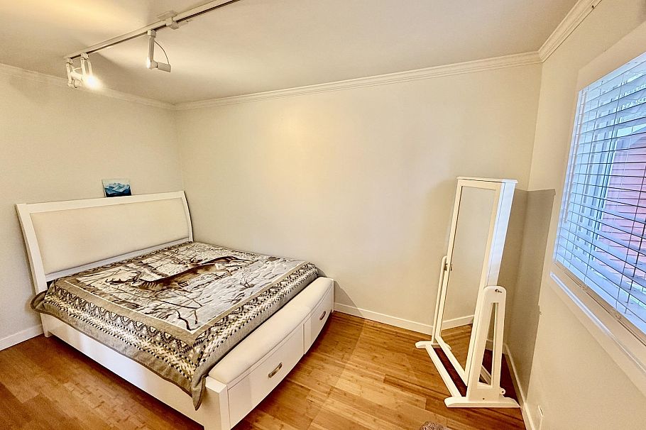 1876 Beaulynn Place North Vancouver, BC - 16