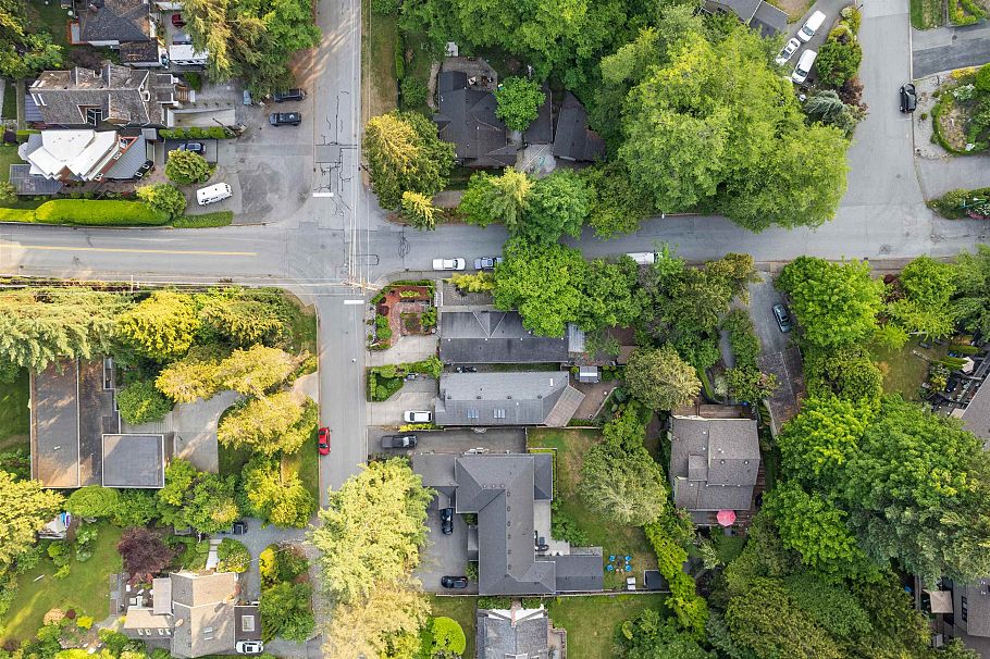 869 Seymour Boulevard North Vancouver, BC - 34