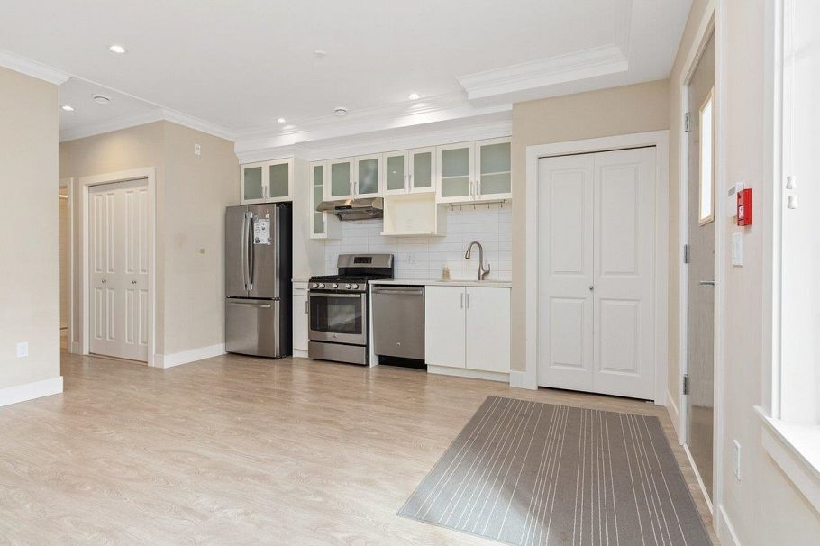 102 4577 Slocan Street Vancouver, BC - 3