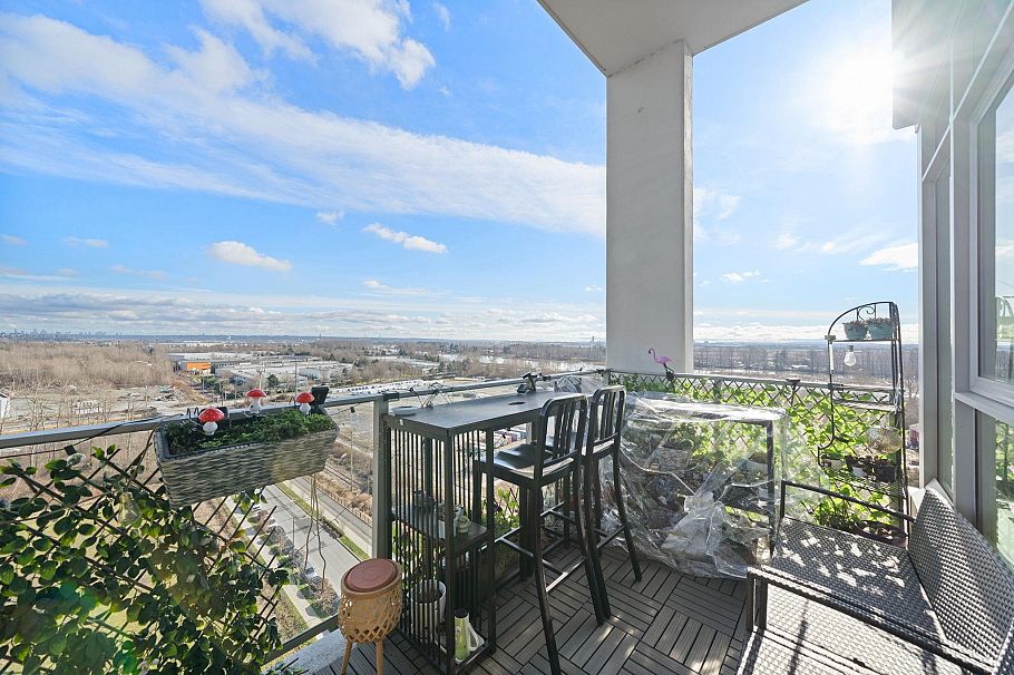 1405 3581 E Kent Avenue North Vancouver, BC - 17