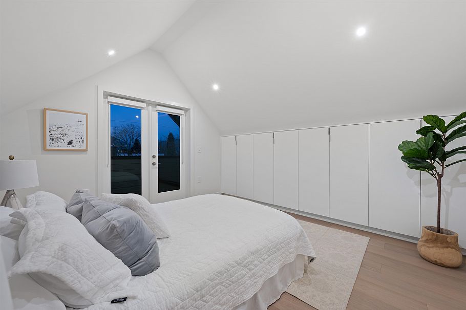 2 2253 Grant Street Vancouver, BC - 30