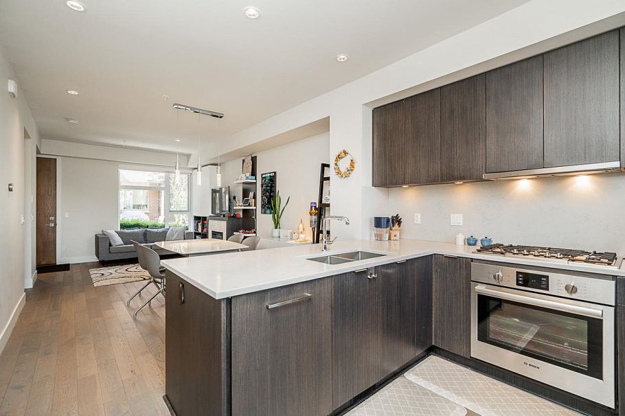 5518 Oak Street Vancouver, BC - 11