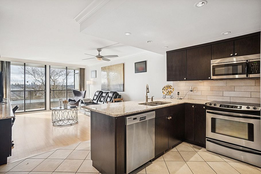 106 3740 Albert Street Burnaby, BC - 8