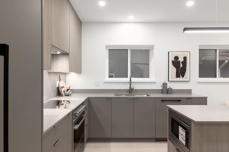 204 2329 E 34th Avenue Vancouver, BC - 5