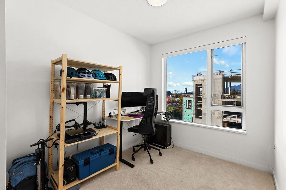 208 277 W 1st Street North Vancouver, BC - 18