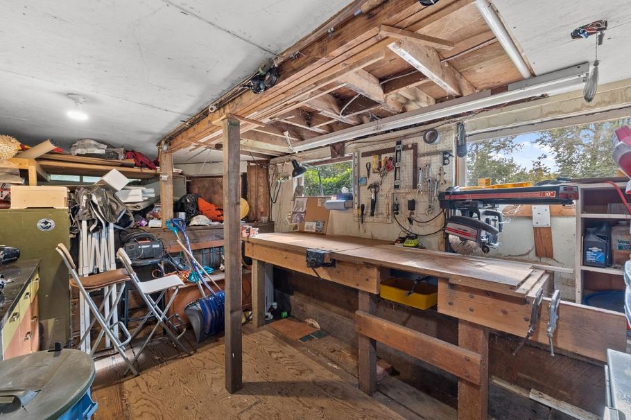 723 E 4th Street North Vancouver, BC - 34