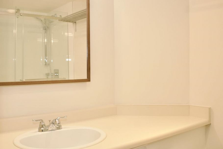 402 1230 Comox Street Vancouver, BC - 9