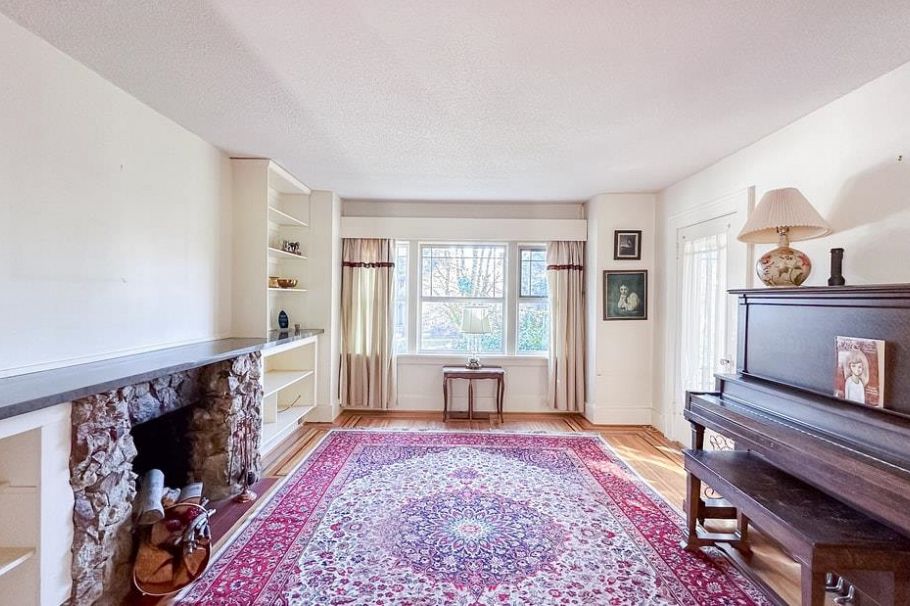 2319 W 47th Avenue Vancouver, BC - 2