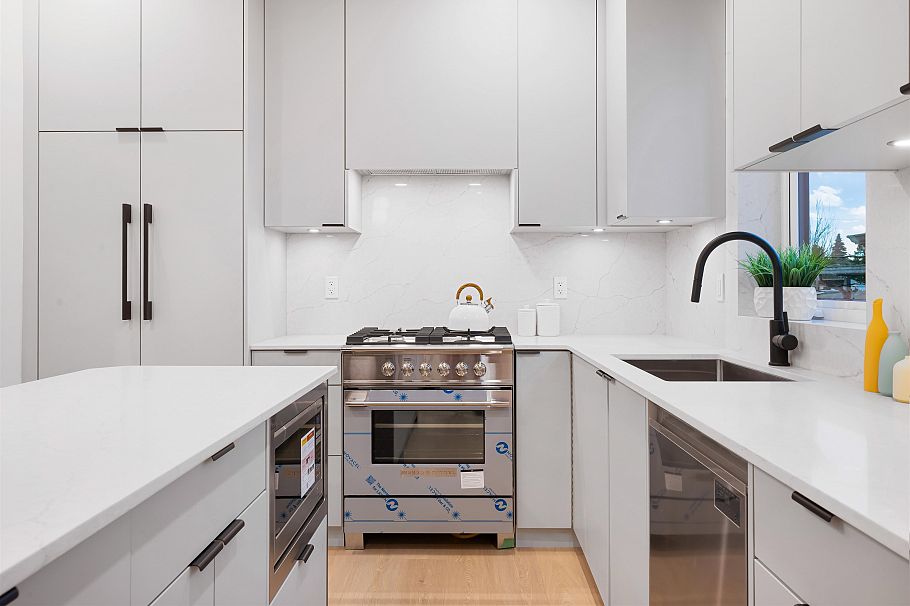 3 5554 Culloden Street Vancouver, BC - 8