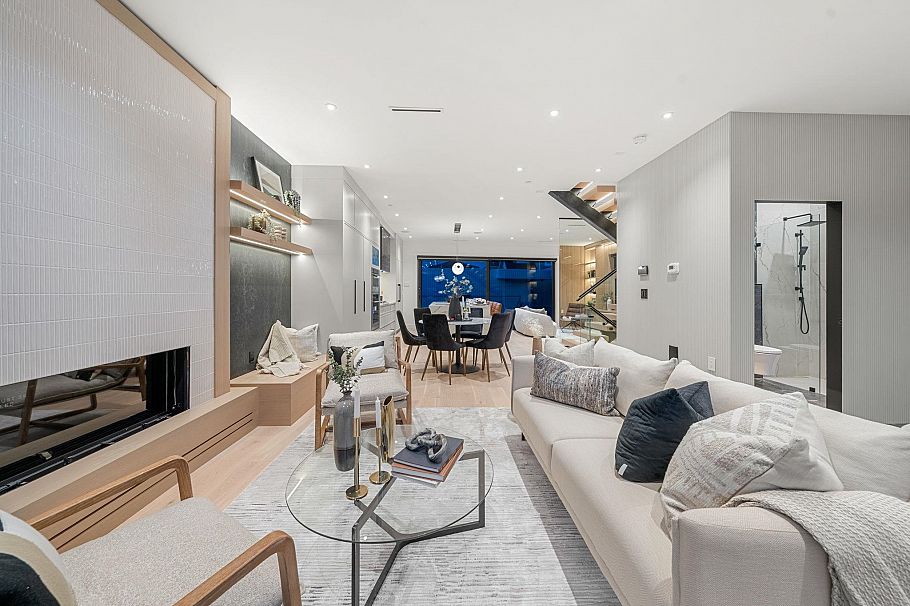 3679 Pandora Street Vancouver, BC - 4