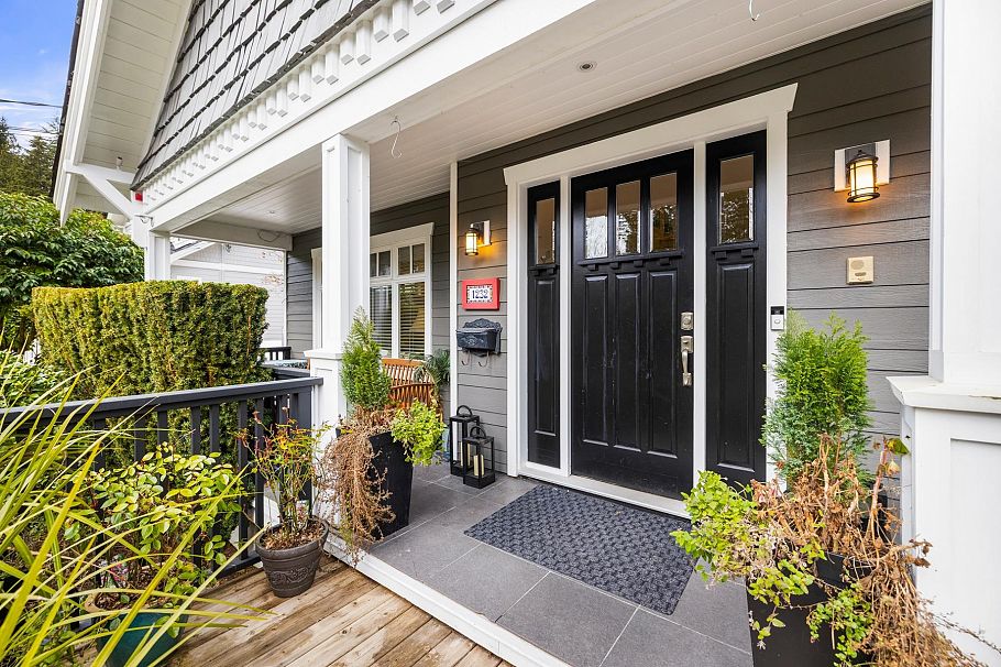 1232 Harris Avenue North Vancouver, BC - 36