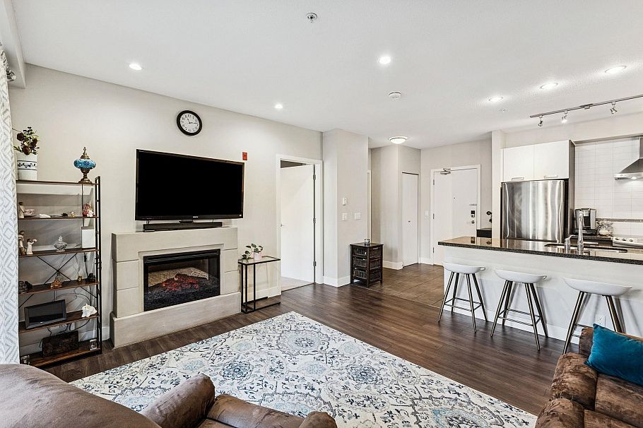 302 1273 Marine Drive North Vancouver, BC - 5