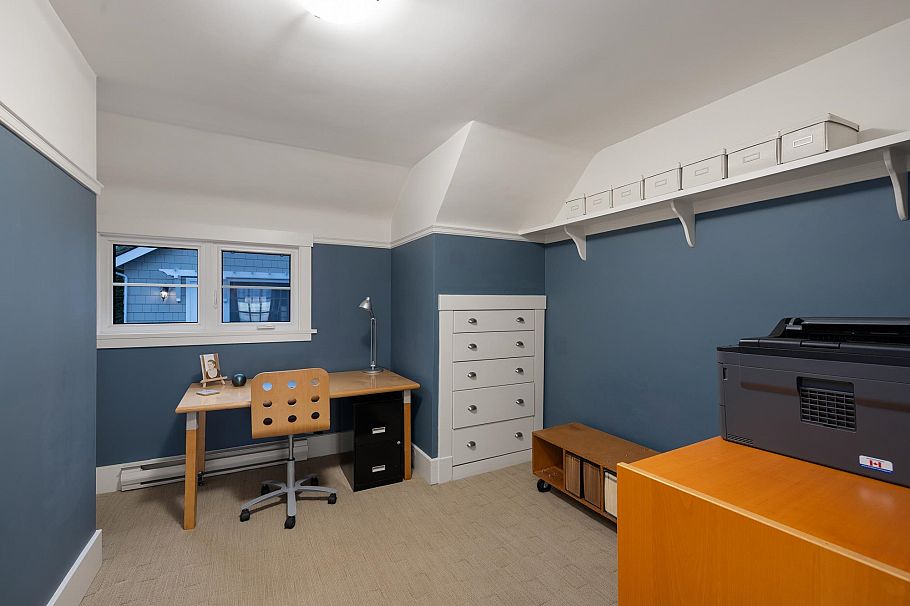 402 Brand Street North Vancouver, BC - 33