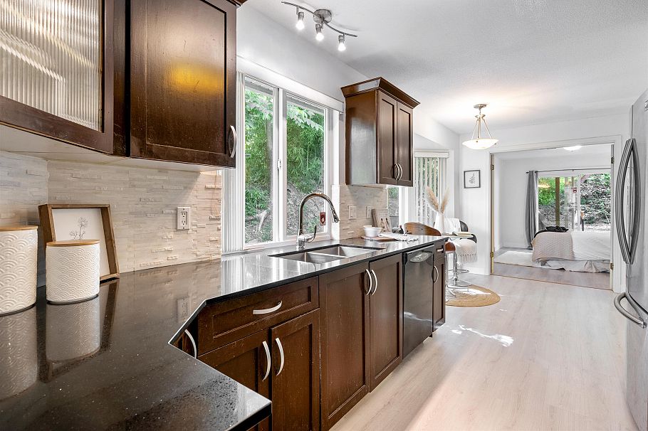 869 Seymour Boulevard North Vancouver, BC - 15