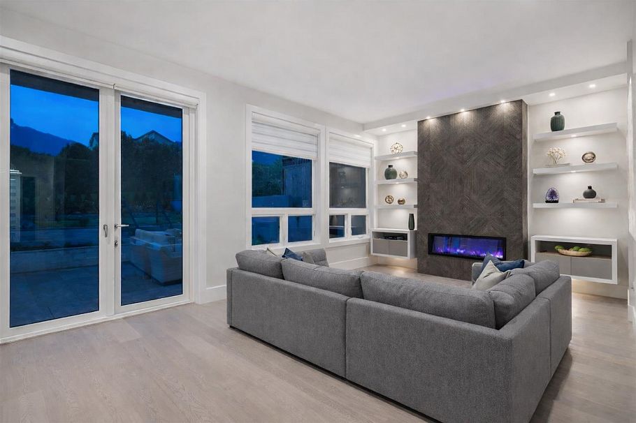 356 W 28th Street North Vancouver, BC - 5