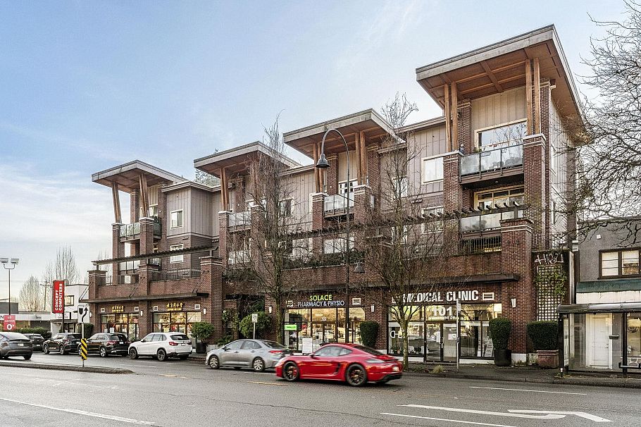 302 1273 Marine Drive North Vancouver, BC - 17