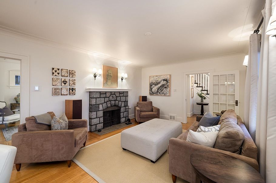 402 Brand Street North Vancouver, BC - 11