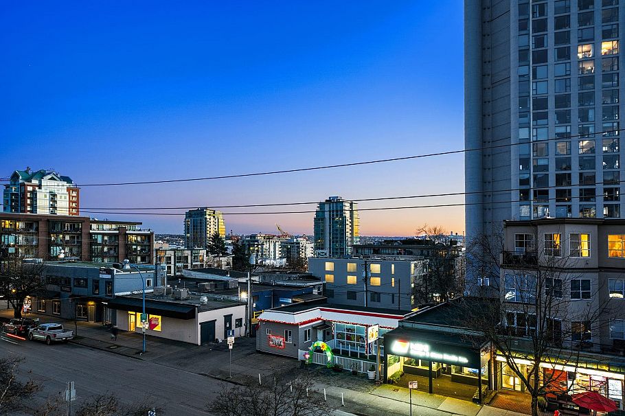 410 124 W 3rd Street North Vancouver, BC - 19