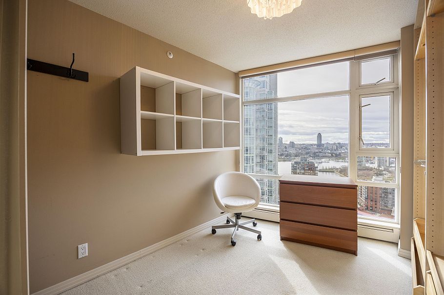 2907 198 Aquarius Mews Vancouver, BC - 25