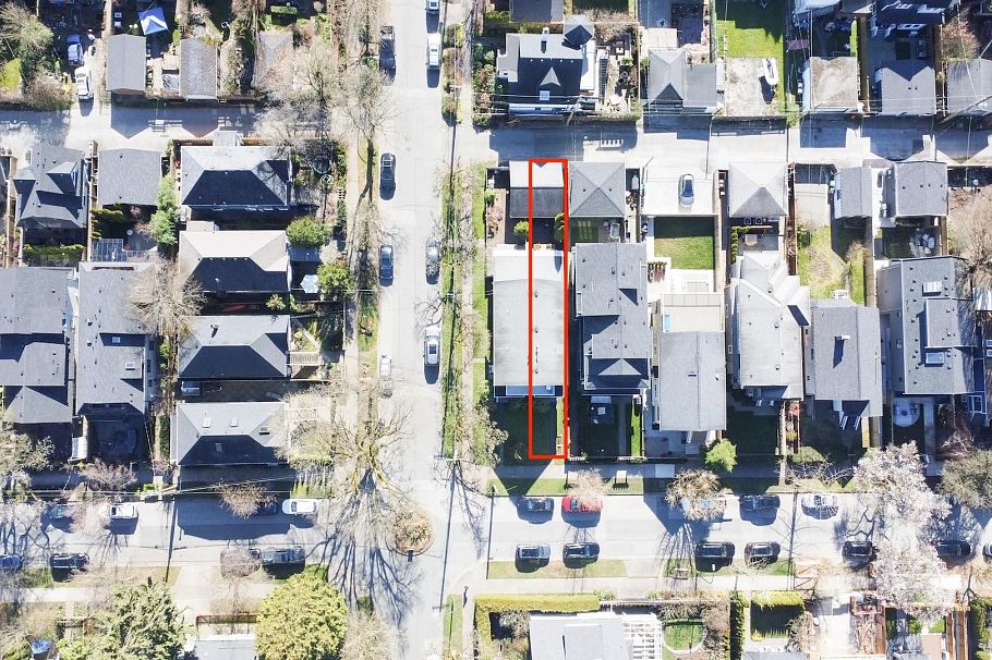 990 E 13th Avenue Vancouver, BC - 31