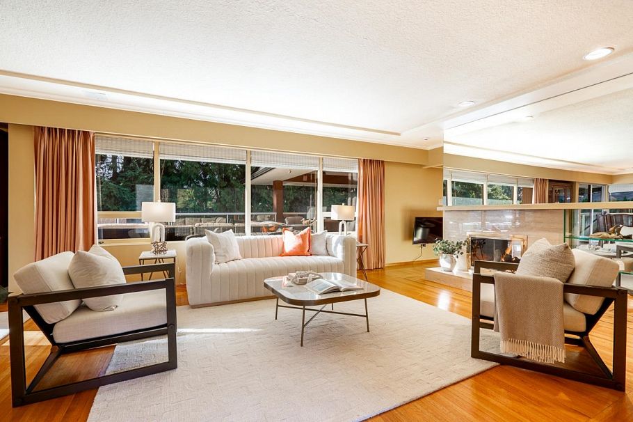 4695 Mapleridge Drive North Vancouver, BC - 1