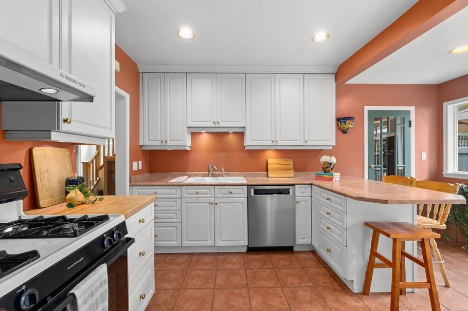 723 E 4th Street North Vancouver, BC - 12