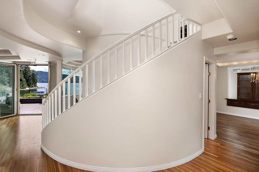 4625 Strathcona Road North Vancouver, BC - 28