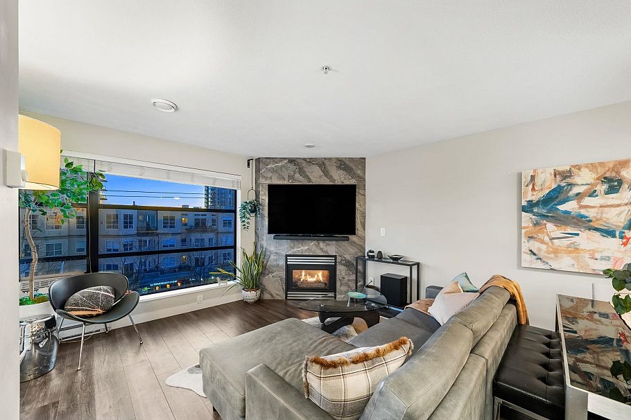 410 124 W 3rd Street North Vancouver, BC - 2