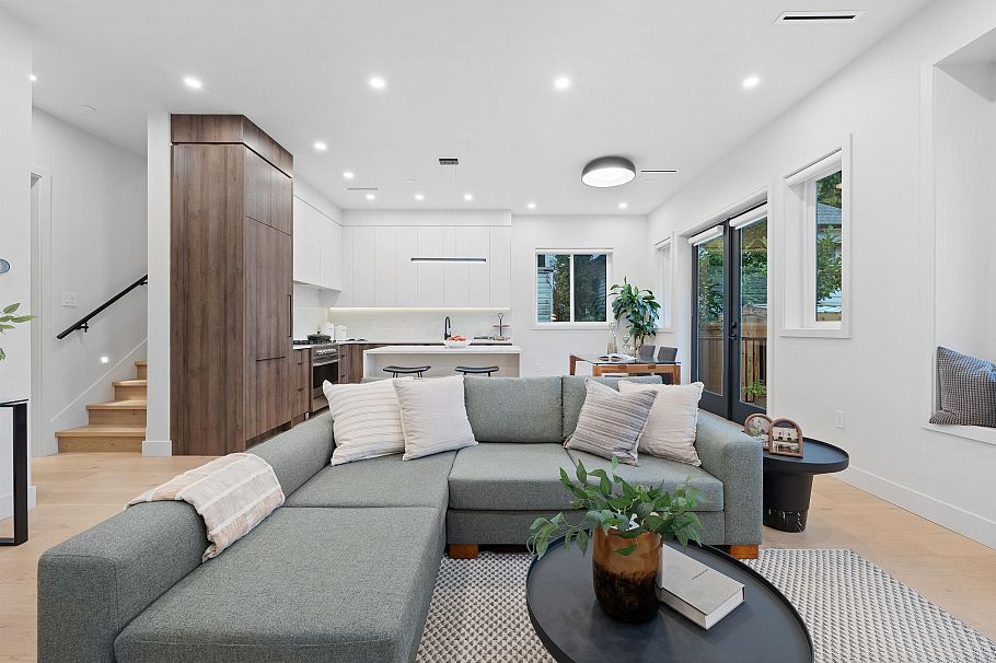 919 E 10th Avenue Vancouver, BC - 1