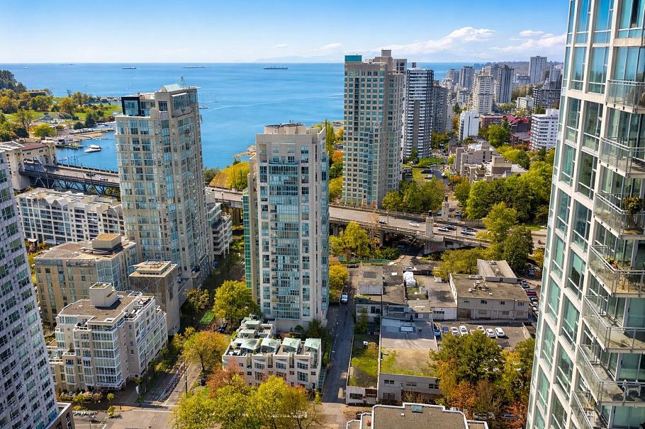 3605 1480 Howe Street Vancouver, BC - 3